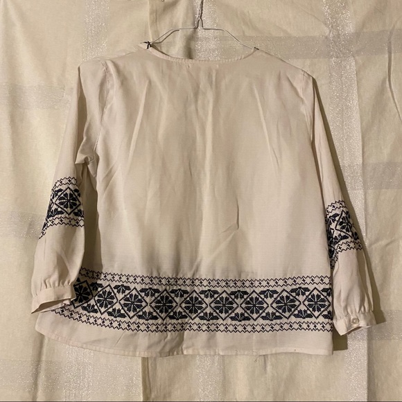 🍉White V-Neck Tassel Blouse - Picture 2 of 7